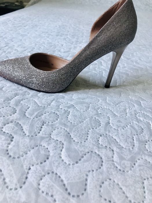 Pantofi din piele  noi