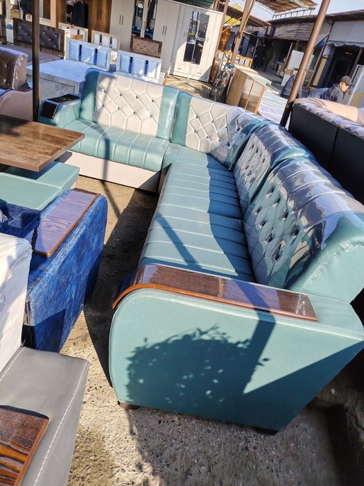 Мягкий мебель сотилади