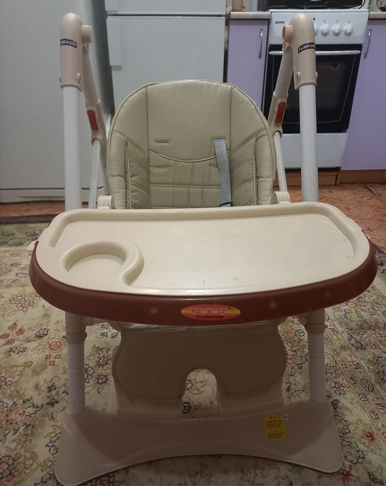Детский стульчик для кормления