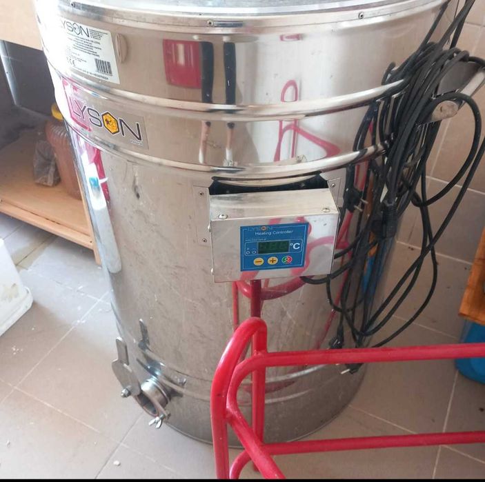 Malaxor miere automat