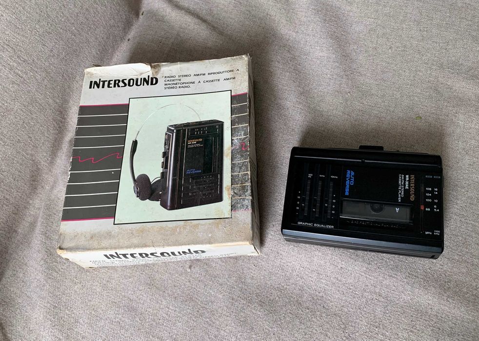 Walkman vintage Intersound WR-30AE auto-reverse, cutie, lipsă capac