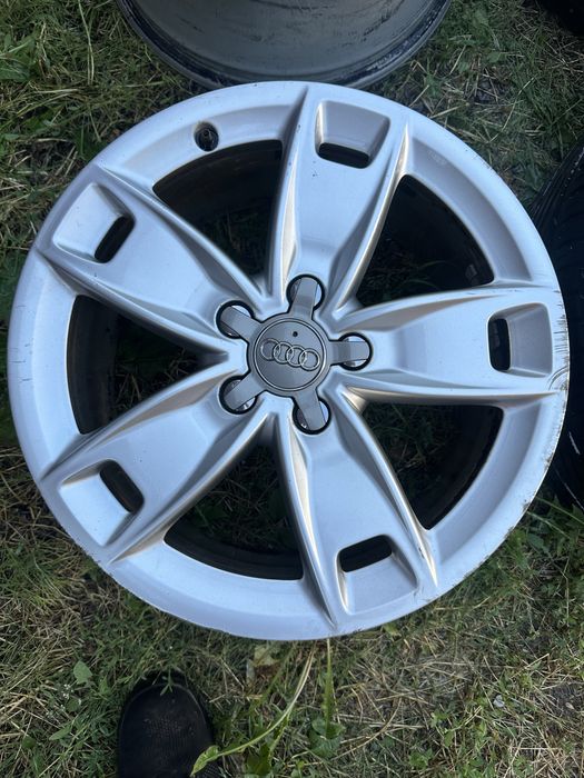 Оригинални джанти за Audi A-3 8P фейс/ауди А-3 / 17 цола 5 х112 57.1/ 7.5Jx17 ET 56