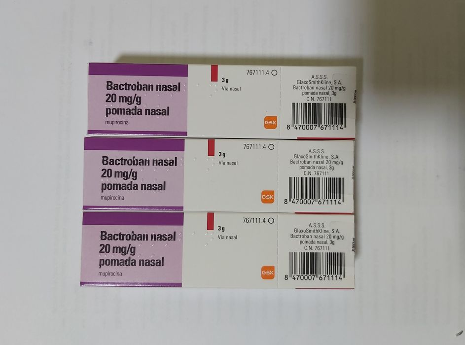 Vând 3 cutii Bactroban nazal
