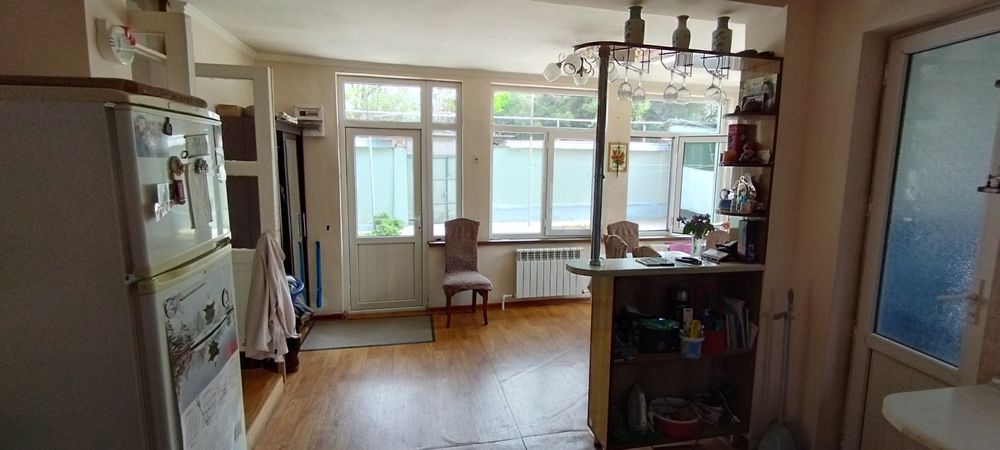 Срочно!!! Продается земля, участок под застройку. Дом торцевой