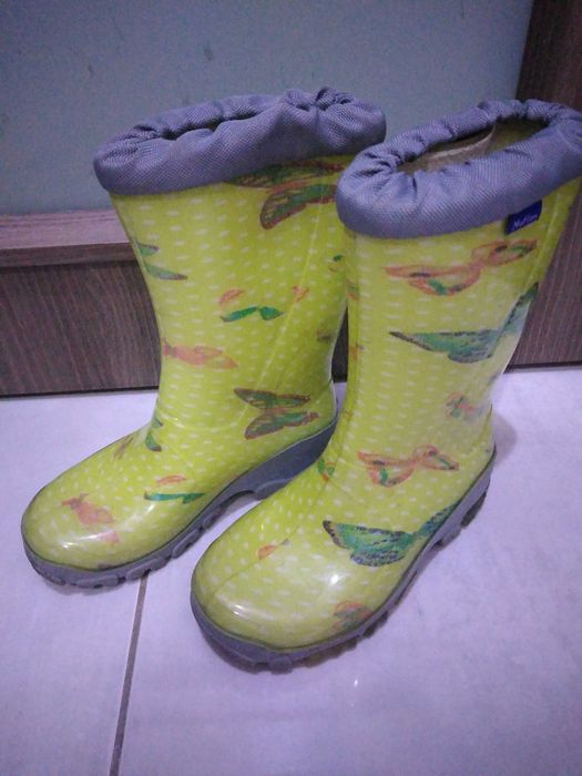 Ботуши за дъжд и локвички