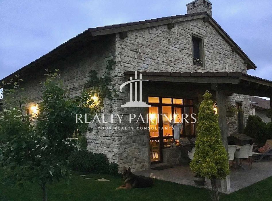 Къща с 5 спални и граж – с. Приселци, обл. Варна