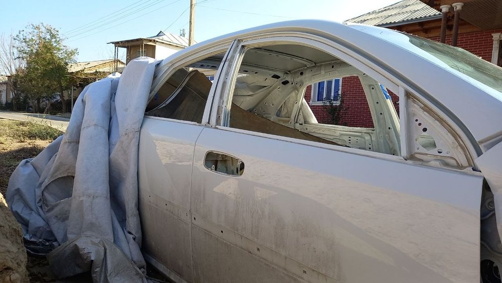 Gentra orqa eshiklari orqa yon bamferi sotiladi