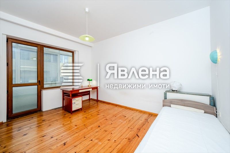Продава се Четиристаен апартамент в София, Докторски паметник - 84 кв.м за 4965 €/кв.м - Снимка #8