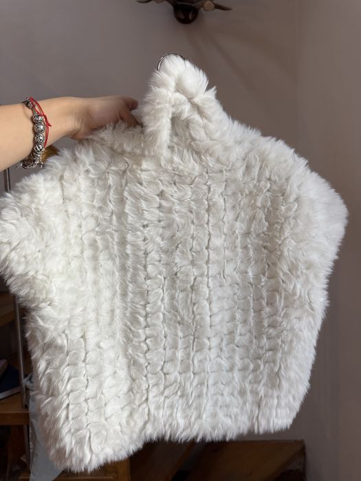 Бяло пухкаво елече Vera Mont Xs