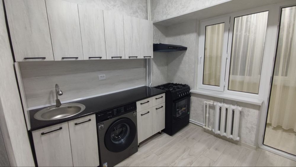 АРЕНДА ЦУМ, ул.Чехова,  2/3/9, 82м2, 700у.е