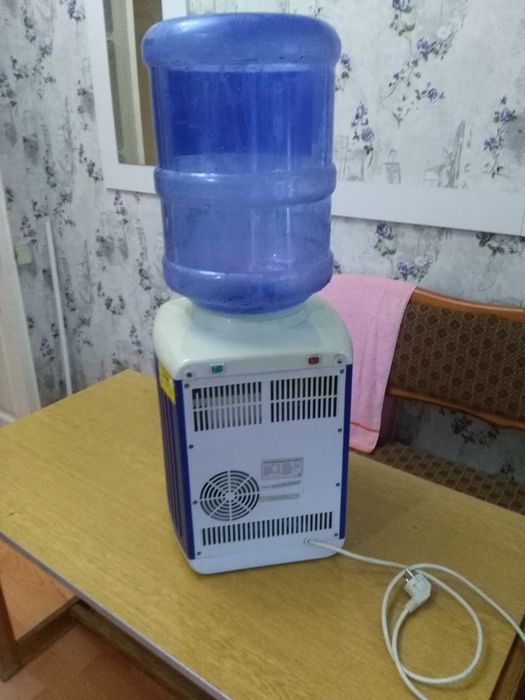 куллер для холодной и горячей воды