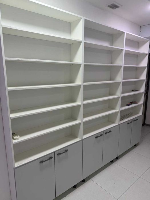 Шкаф с полками белый