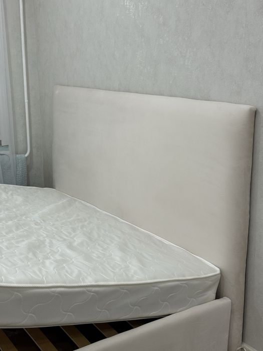 Продам кровать 180х200