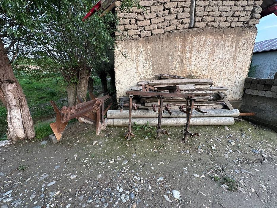 Tiraktr sotiladi srochno madel 80 MTZ hamma jihatlari bilan narxi