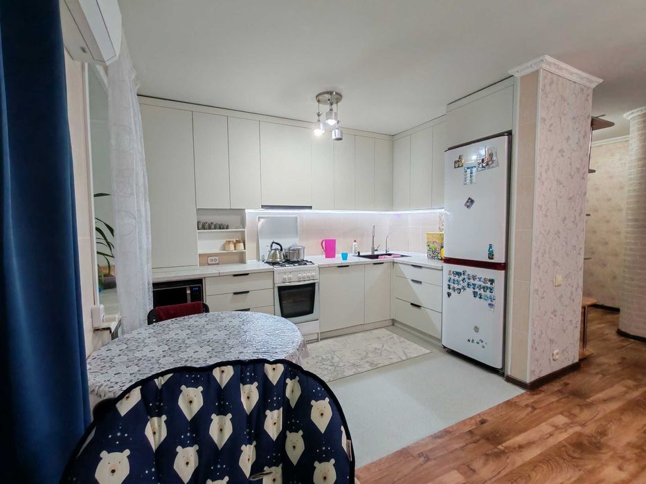 Продам 3 ком квартиру рн КЖБИ