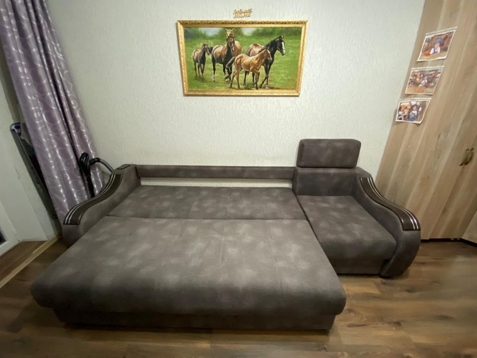 Продается диван (делается угловым)