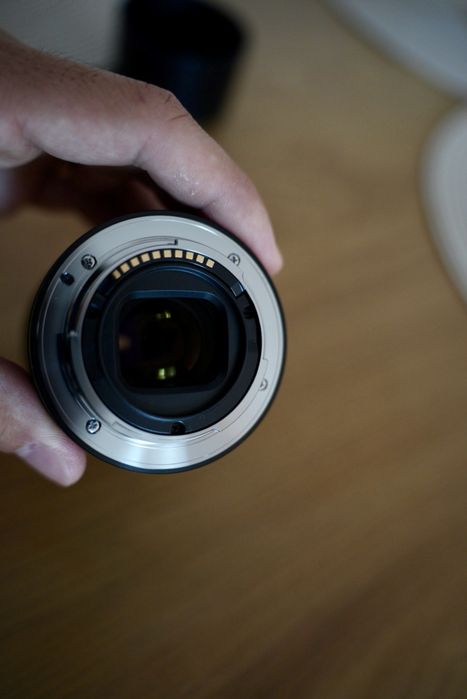 Sony E 50mm f/1.8 OSS (SEL50F18) – Impecabil, în garanție