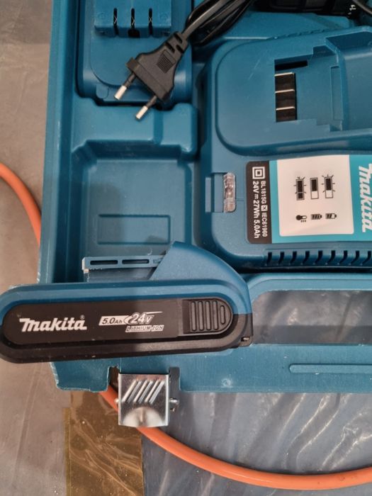 Filetantă Makita și rigolă cu scurgere verticală