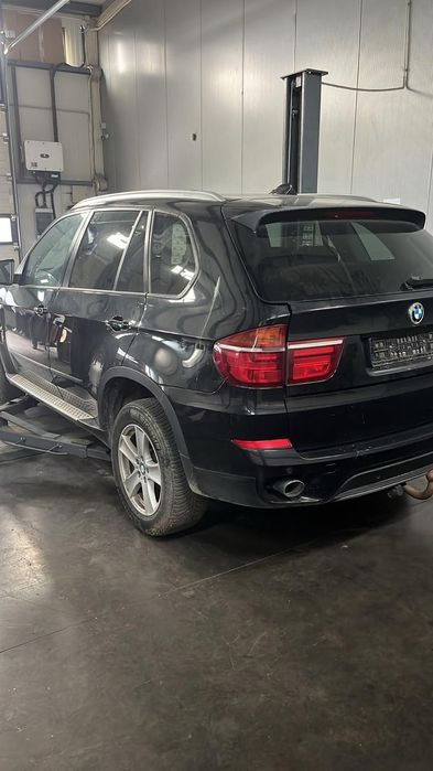 Dezmembram BMW X5 E70 40D din 2013