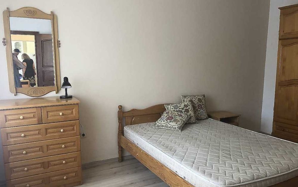 Дава се под наем Двустаен апартамент в Бургас, Възраждане - 190 кв.м за 200 € - Снимка #1