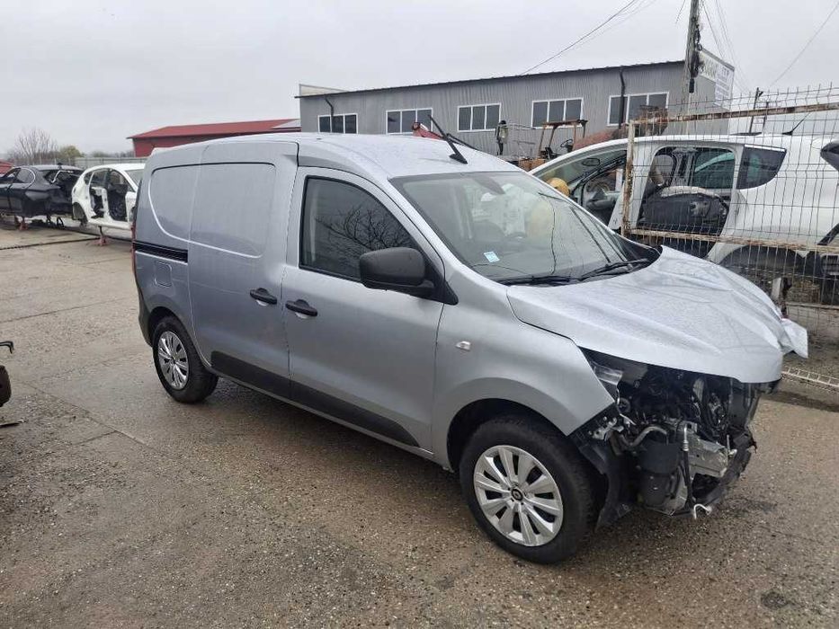 Dezmembrez Renault Express 1.5 Blue dCi an 2023 35.000 km