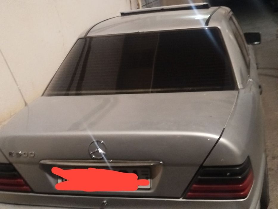 Mersdes bens 124 sotiladi