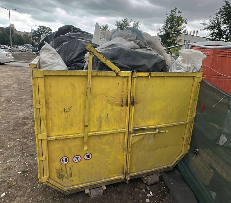 Colectare deșeuri,transport,depozitat moloz,bena ,camion,toaletari,tir