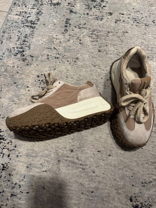 Продам кроссовки