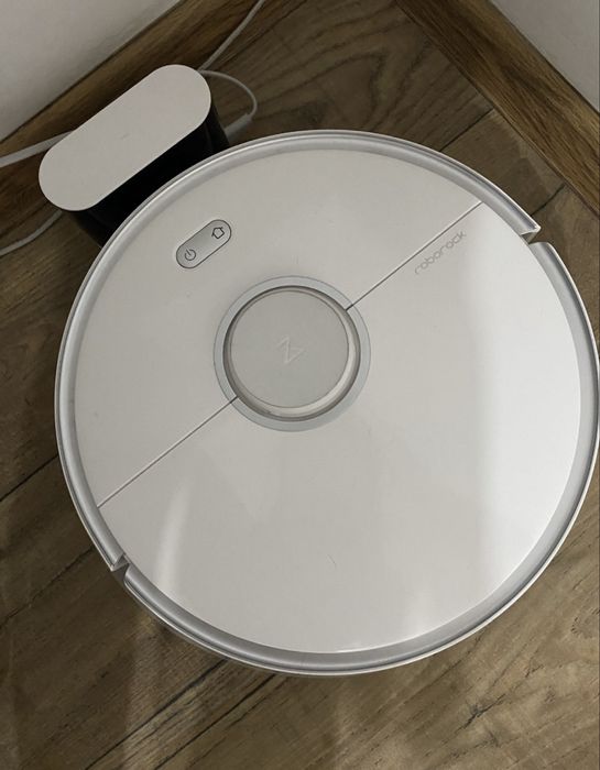 Продам робот пылесос Roborock 5S max