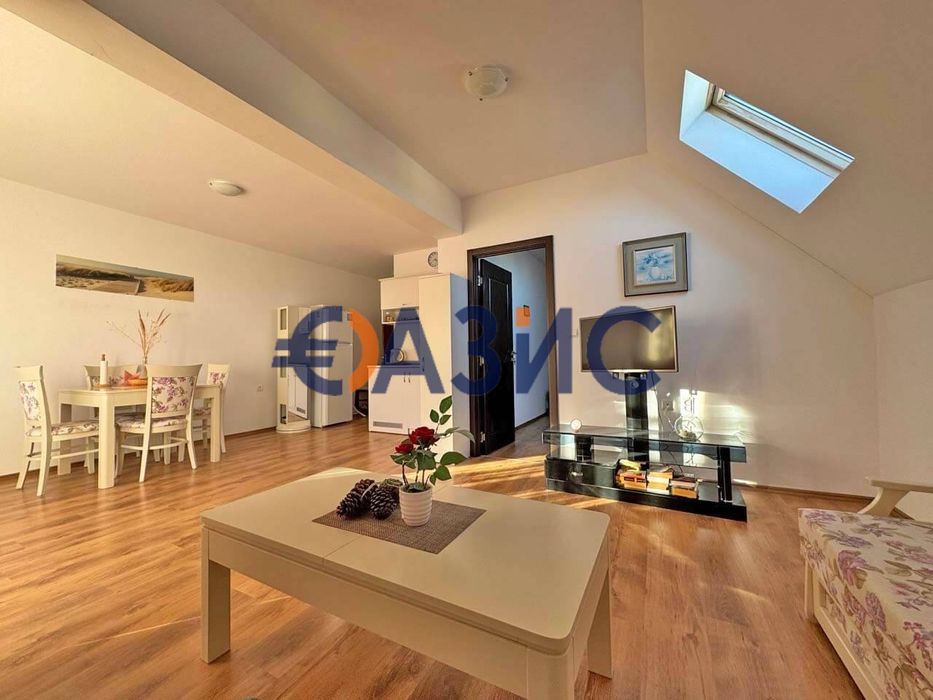 Продава се Двустаен апартамент в к.к. Слънчев бряг - 57 кв.м за 1167 €/кв.м - Снимка #1