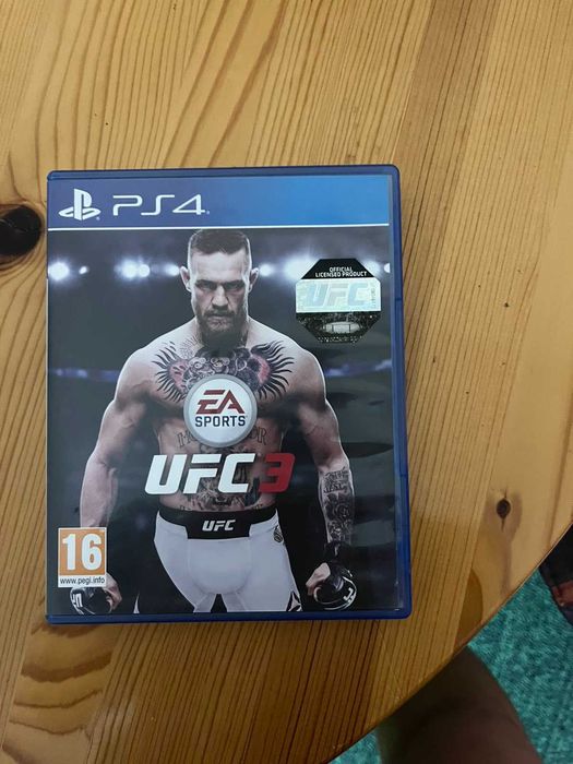 Плейстейшън 4, 2 джойстика и игри