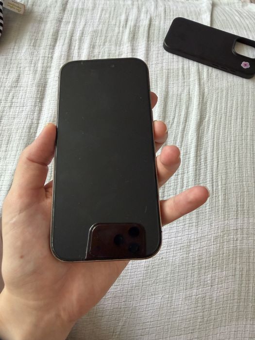 Продам iphone 16 pro
