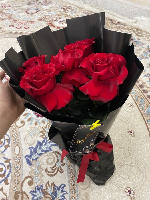 бүгін алынған гүлдер