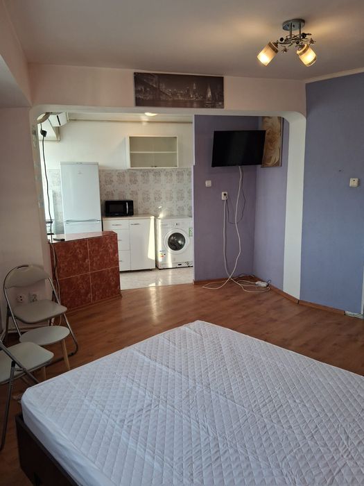 Închiriez apartament cu o cameră aflat in zonă ultimul leu