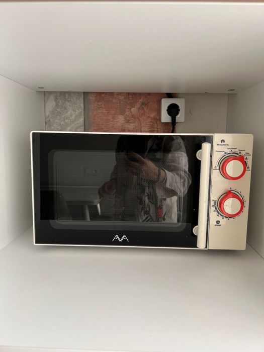 Микроволновка AVA в белом цвете