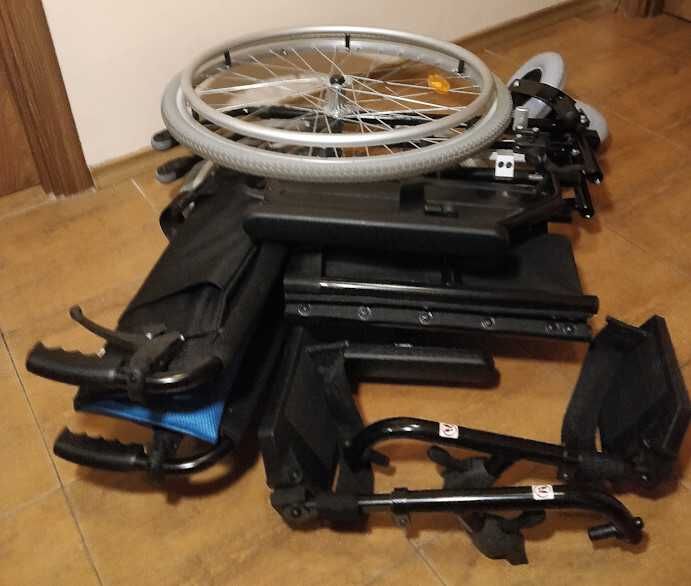 Ръчна инвалидна количка VITEA CARE CAMELEON [VCWK9AC] - 45 см седалка