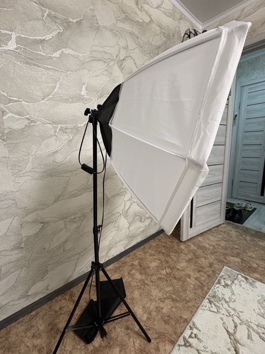 Штатив , лампа, пульт.