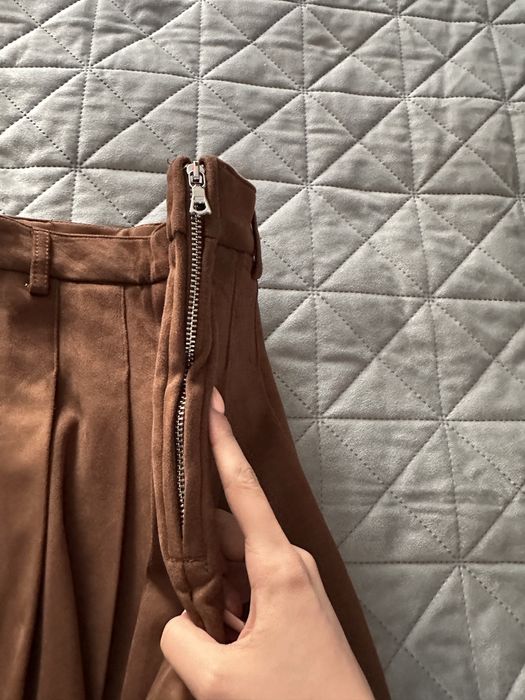 Дамска велурена пола