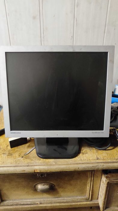 Монитор 17 дюймов