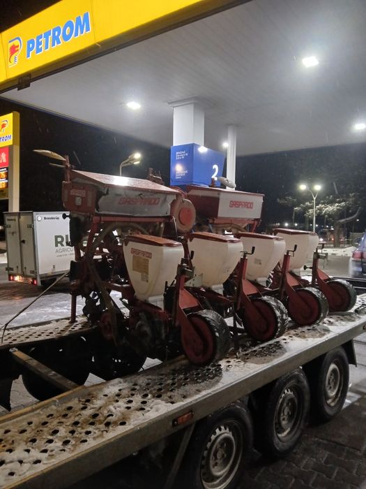 Vând gaspardo și monosem pe disc și monosem NG motor perkins și john d