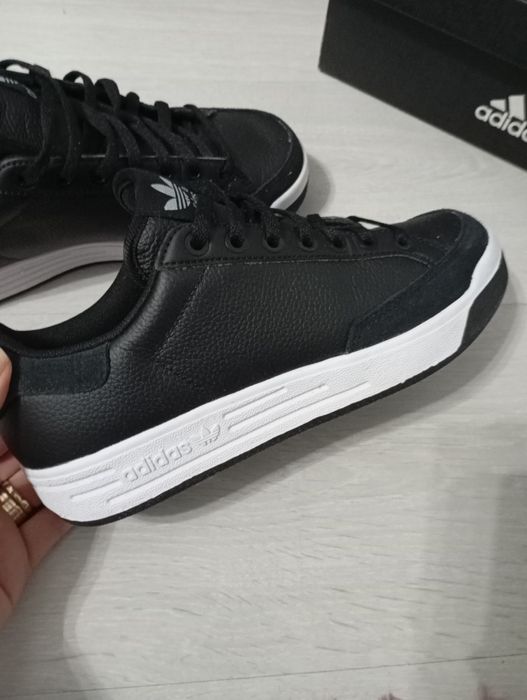 Pantofi sport unisex adidas