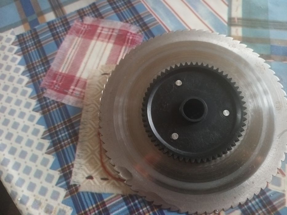 Електрическа машинка за колбаси и хляб