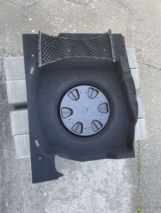 Locas roata de rezerva Mercedes E 2006
