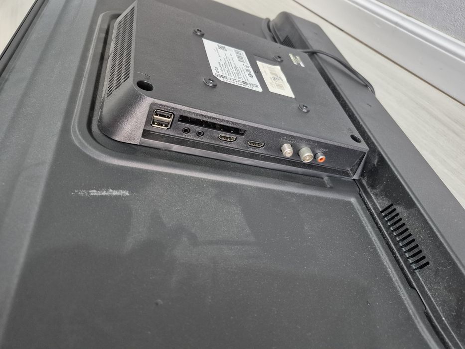 Продам телевизор artel 81d