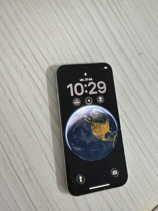 Iphone 12 green