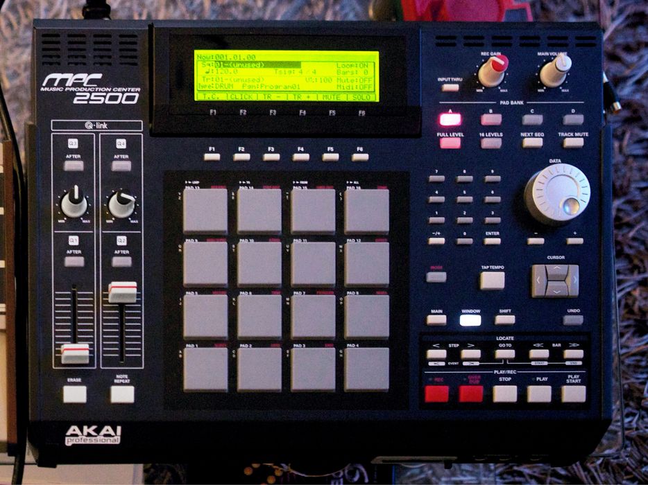 Akai 2500 mpc sotiladi