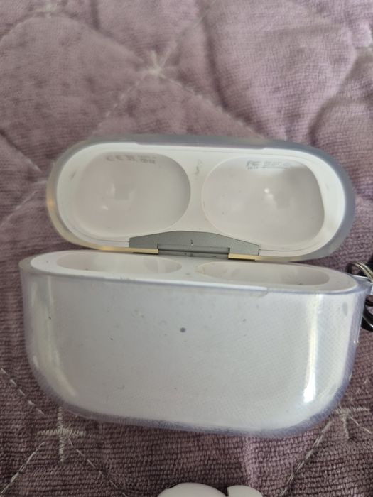 Эйрподс оригинал