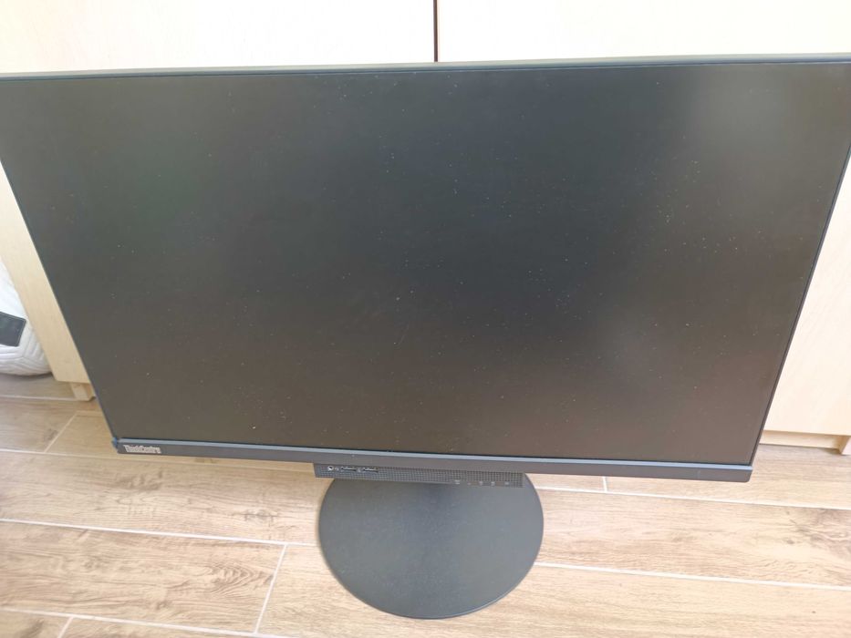 Повреден монитор Lenovo TIO24D 24"