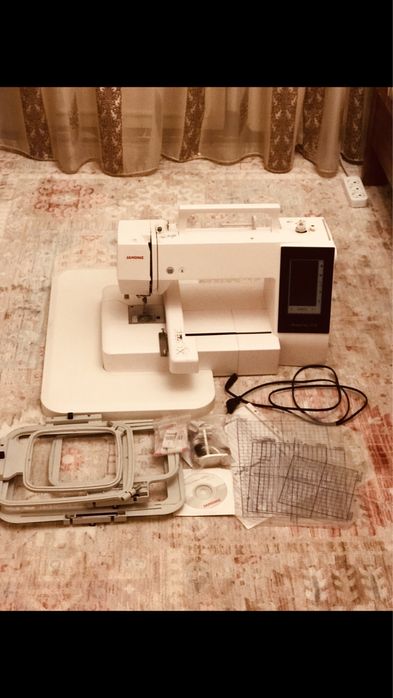 Продам вышивальную машинку Janome 500E б/у