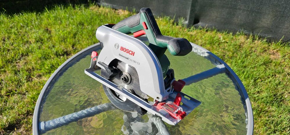 Fierăstrău circular de mână Bosch UniversalCirc18V-53 + acumulator 18v